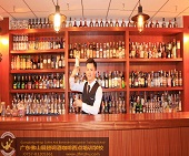 河源酒吧，需要調酒師和吧員若名