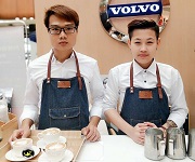 咖啡培訓(xùn)_沃爾沃汽車巡展咖啡拉花實(shí)踐活動